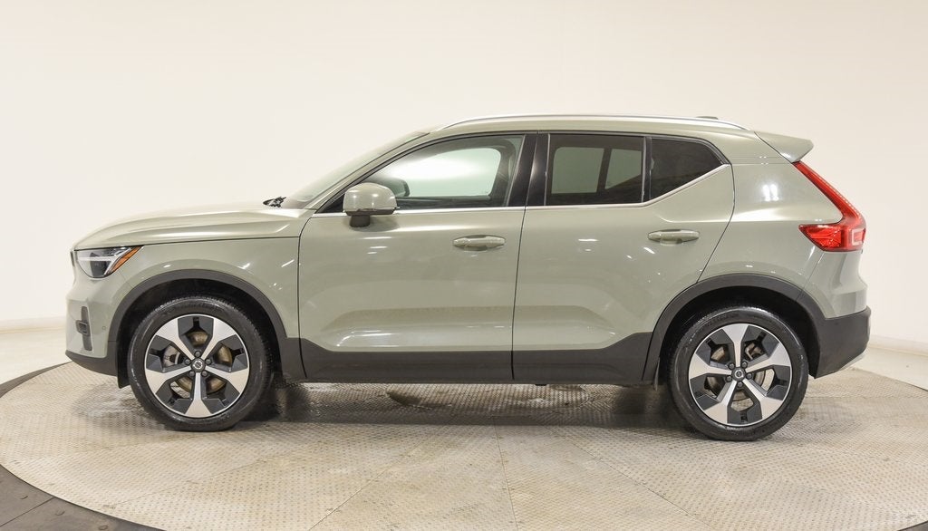 2024 Volvo XC40 B5 Plus Bright Theme