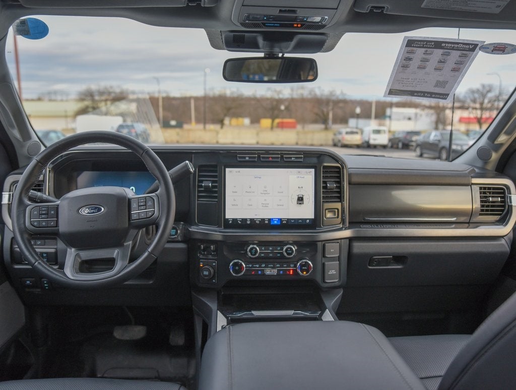 2024 Ford F-550SD Lariat DRW