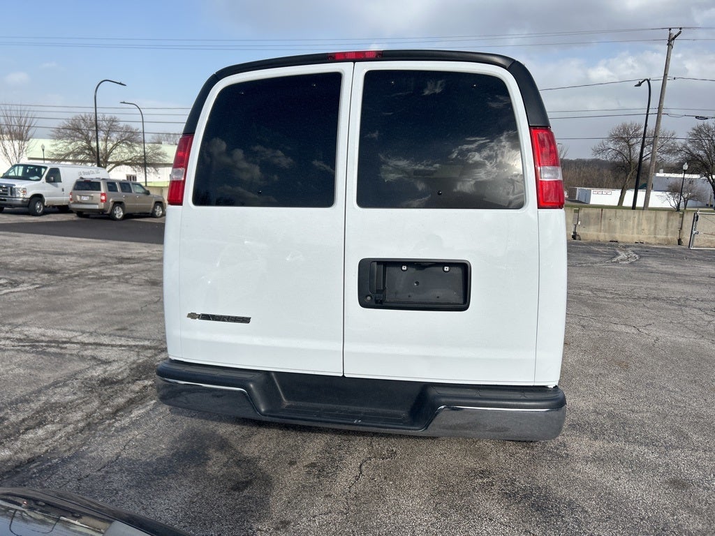 2025 Chevrolet Express 3500 LT Passenger