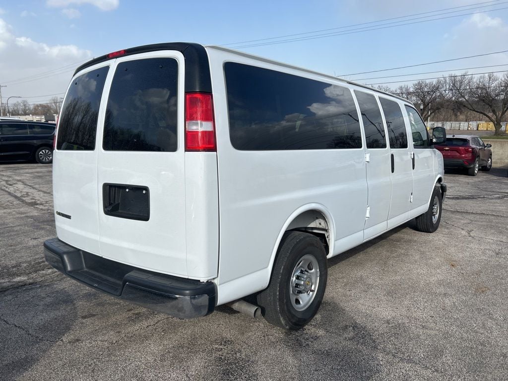 2025 Chevrolet Express 3500 LT Passenger