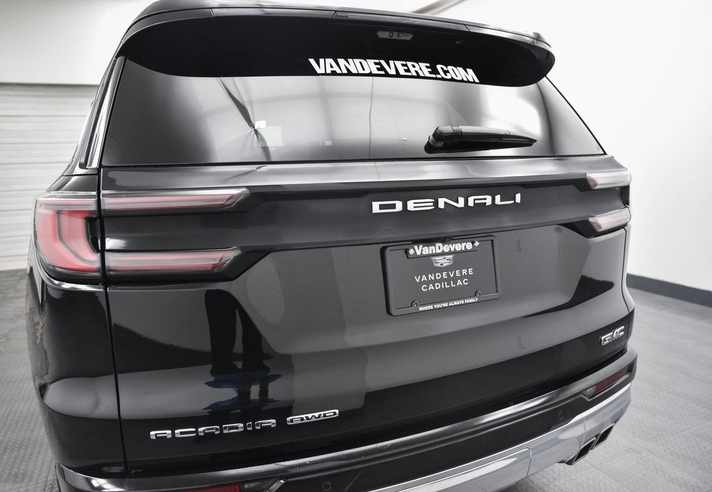 2024 GMC Acadia Denali