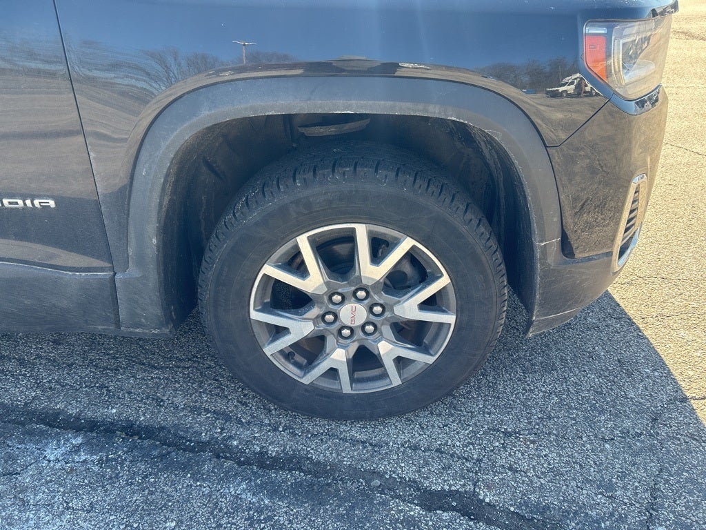 2023 GMC Acadia SLT