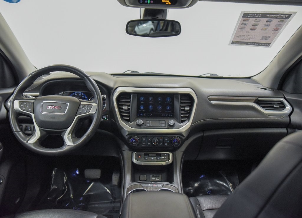2022 GMC Acadia SLT