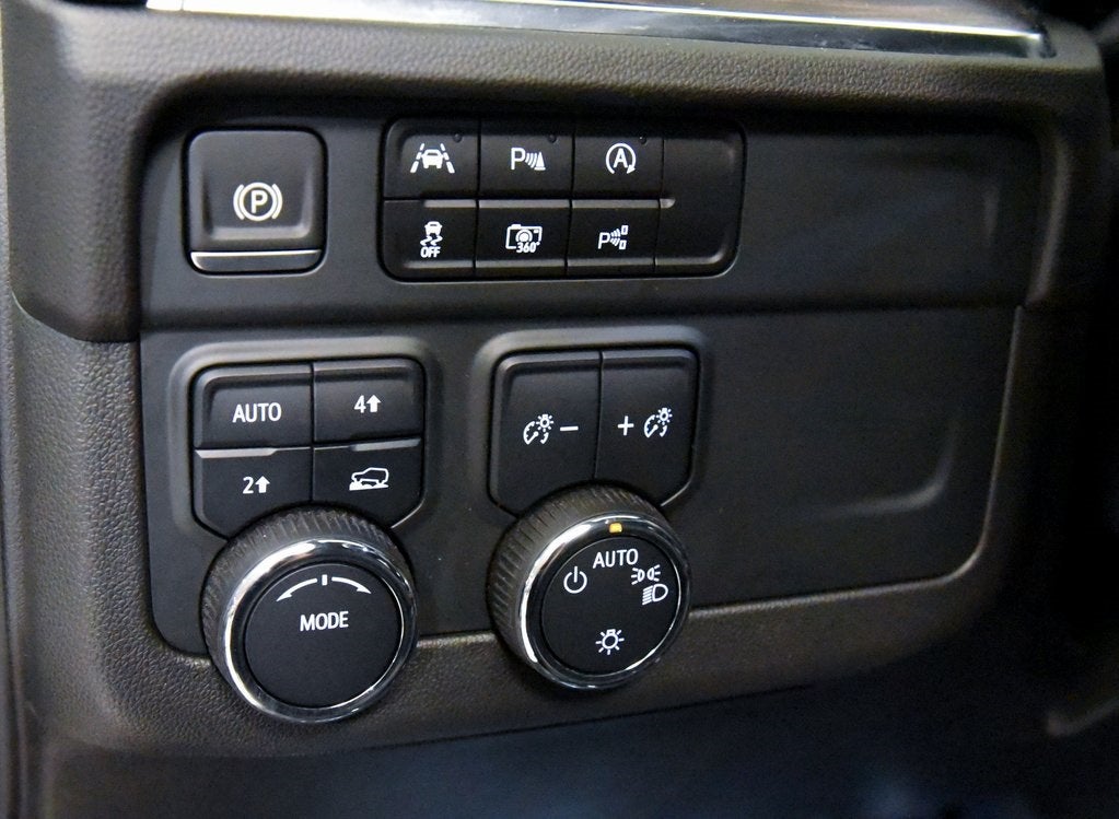 2025 Chevrolet Tahoe LS