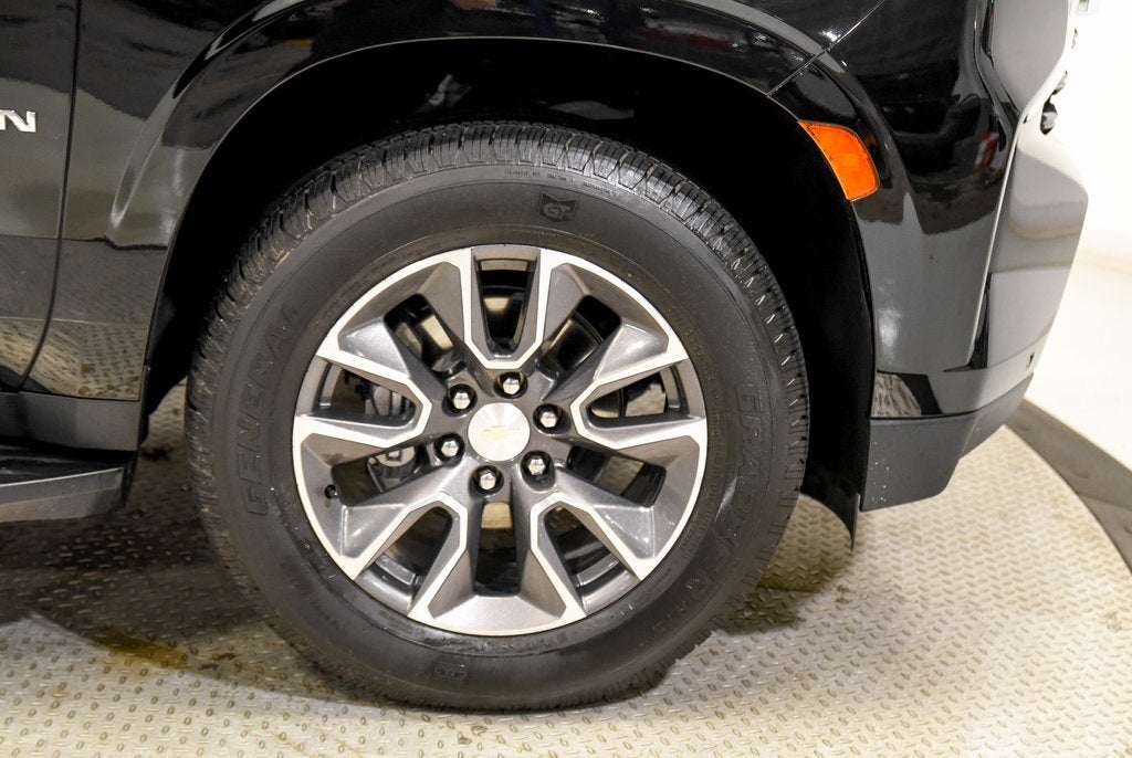 2023 Chevrolet Suburban LS