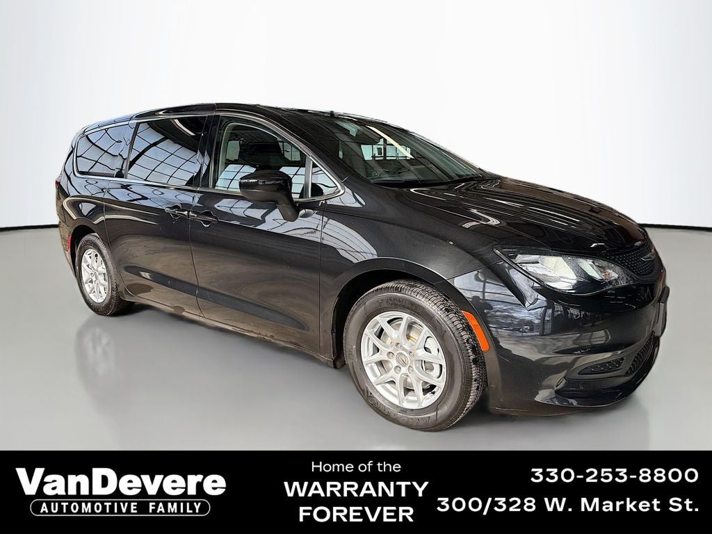 2023 Chrysler Voyager LX