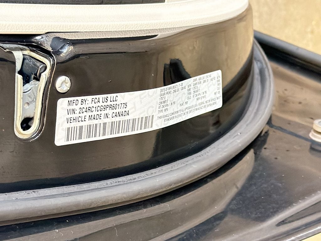 2023 Chrysler Voyager LX