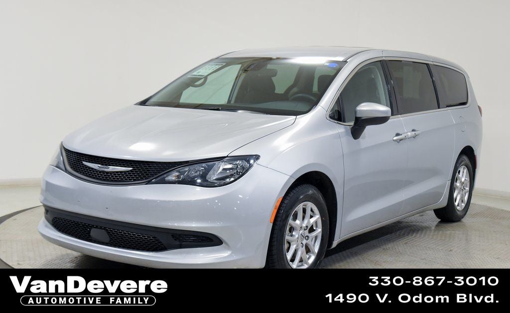 2023 Chrysler Voyager LX