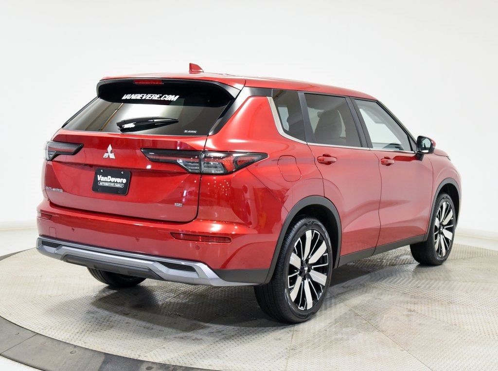 2025 Mitsubishi Outlander SE