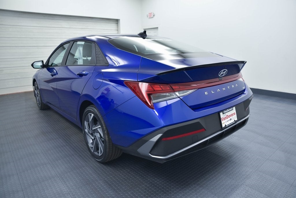 2025 Hyundai Elantra Hybrid SEL Sport