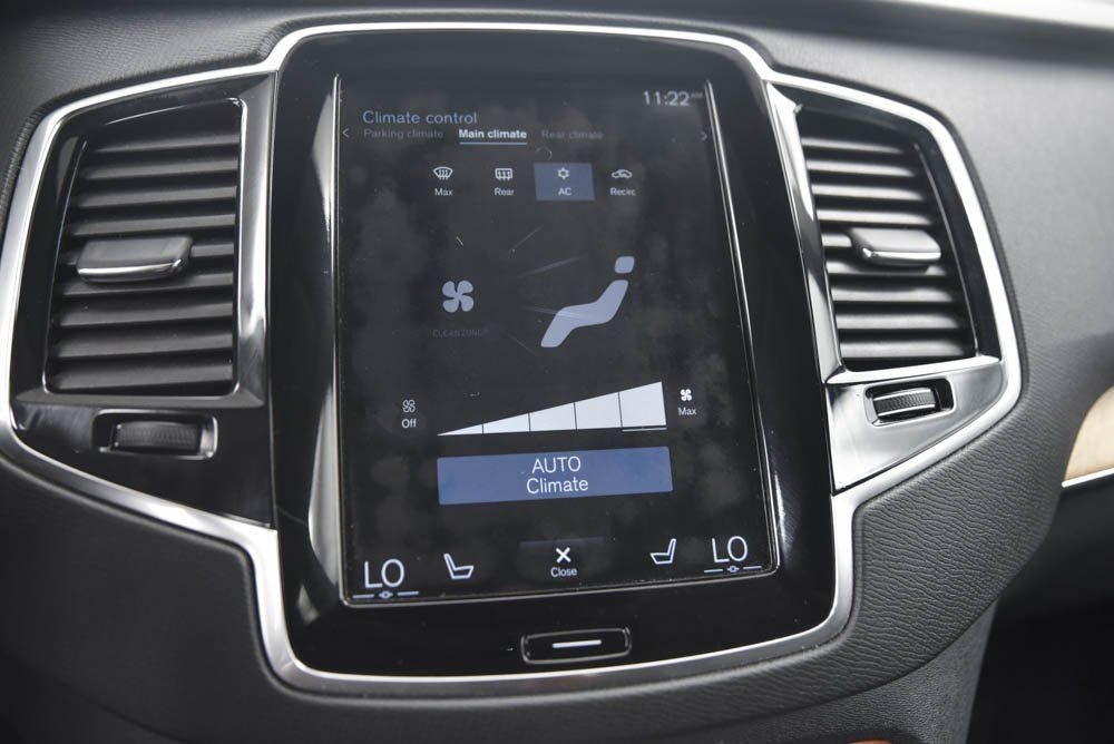 2022 Volvo XC90 T6 Momentum