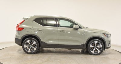 2024 Volvo XC40 B5 Plus Bright Theme