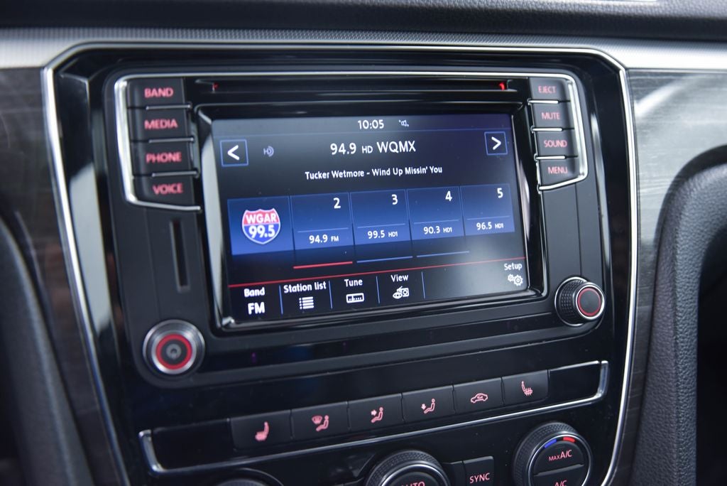 2017 Volkswagen Passat 1.8T SE