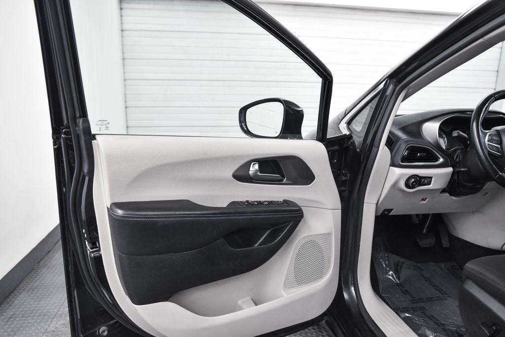 2021 Chrysler Pacifica Touring