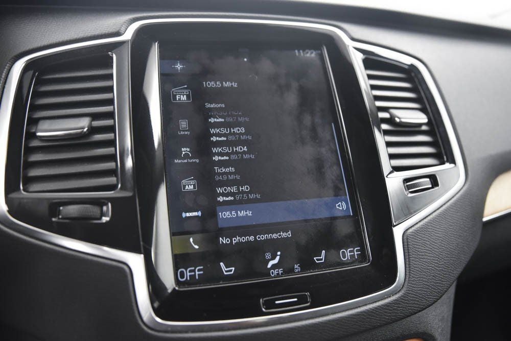 2022 Volvo XC90 T6 Momentum