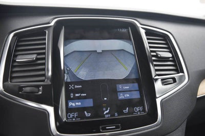 2022 Volvo XC90 T6 Momentum