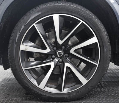 2022 Volvo XC90 T6 Momentum