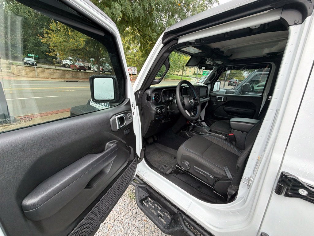 2024 Jeep Wrangler Rubicon 4xe