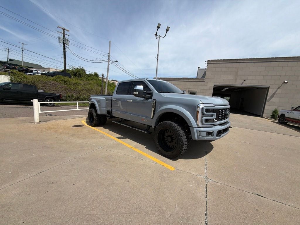 2025 Ford F-450SD Platinum DRW