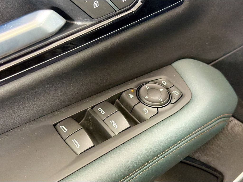 2025 GMC Yukon AT4