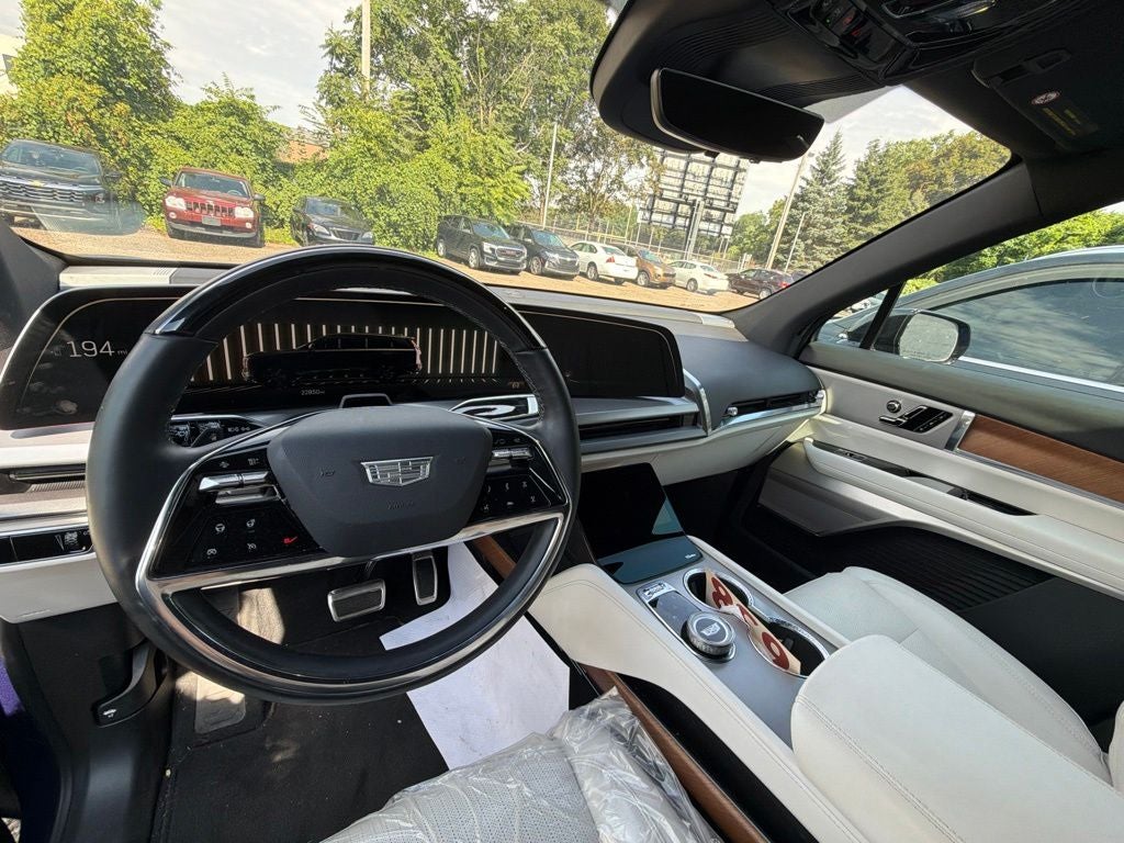 2026 Cadillac VISTIQ Sport