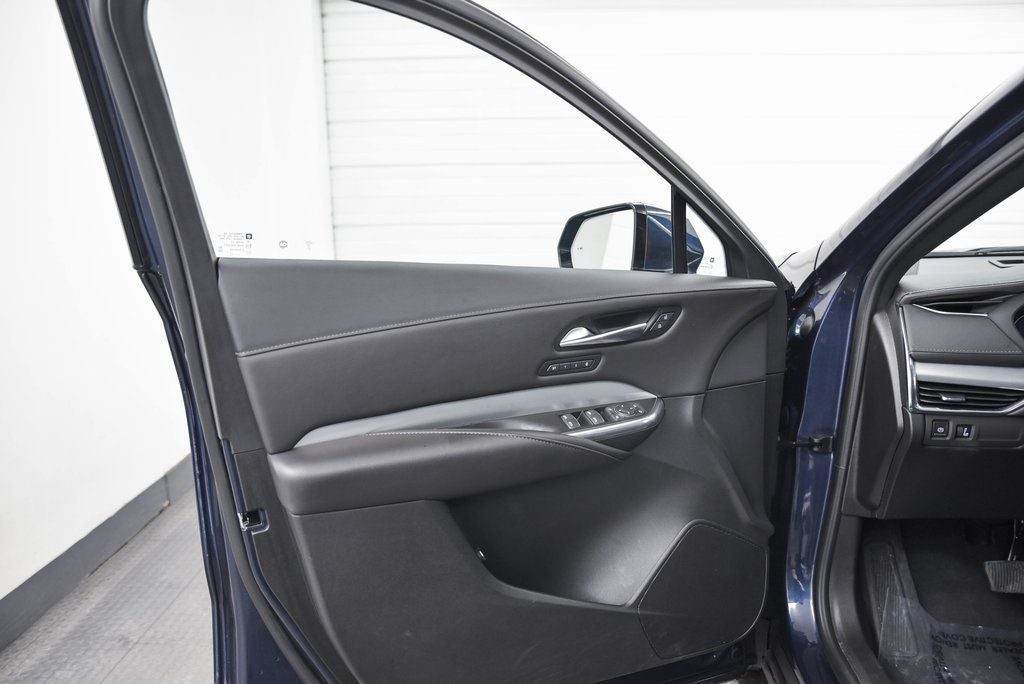 2022 Cadillac XT4 Premium Luxury