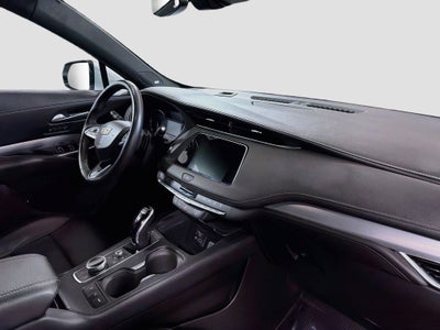 2022 Cadillac XT4 Premium Luxury