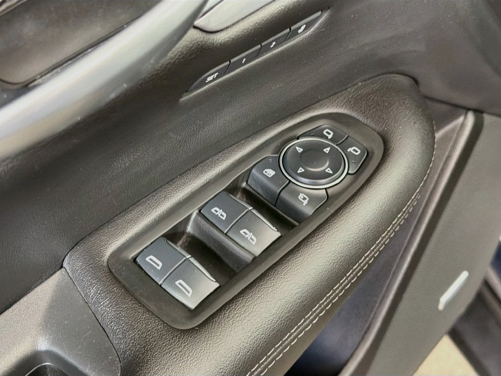 2025 Cadillac XT5 Sport