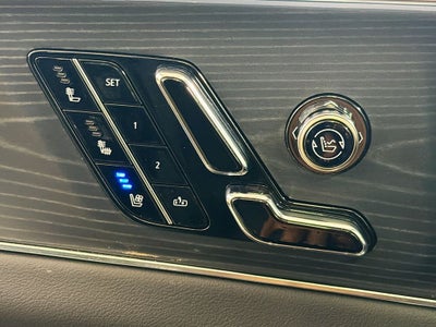 2025 Cadillac LYRIQ Luxury 3