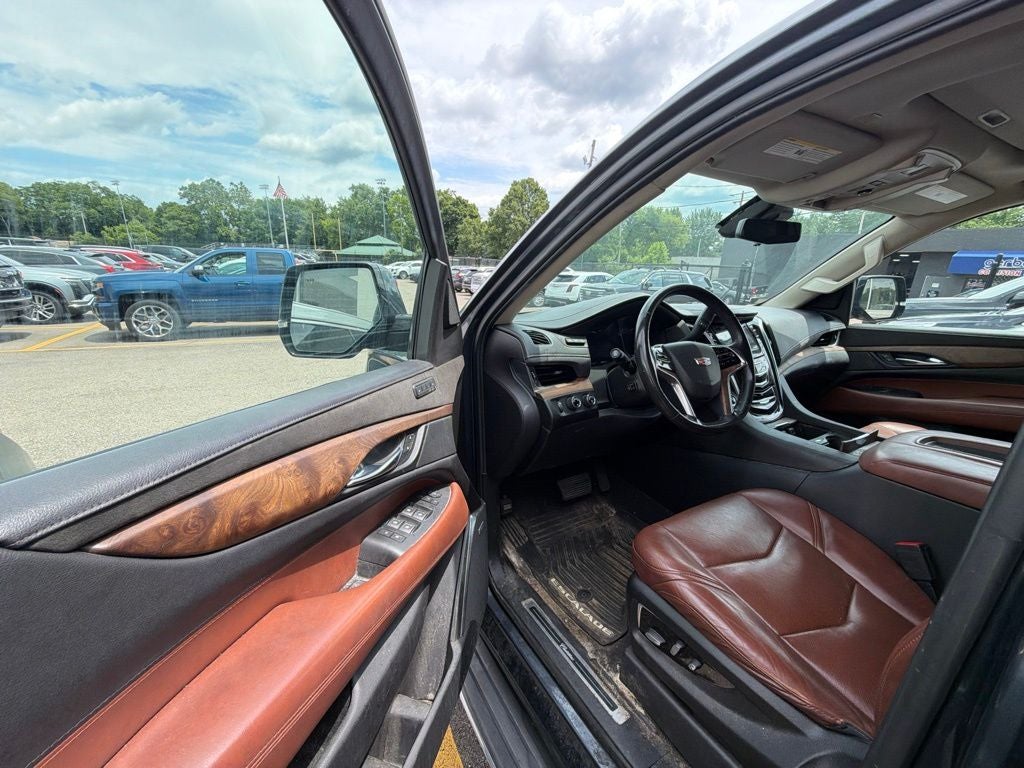 2019 Cadillac Escalade Luxury