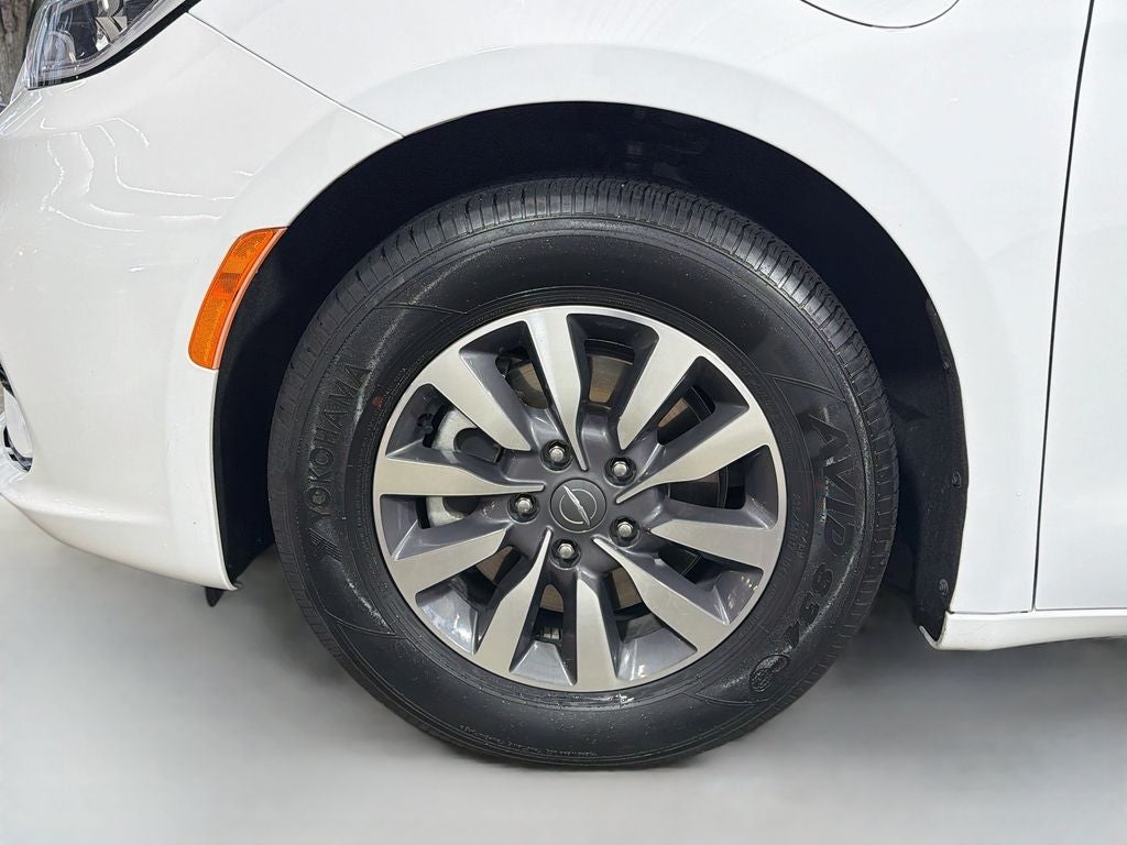 2024 Chrysler Pacifica Hybrid Select
