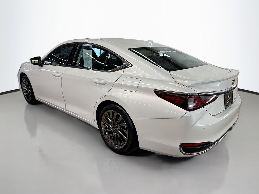 2024 Lexus ES 300h Luxury
