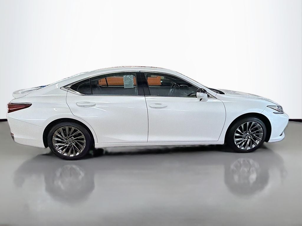 2024 Lexus ES 300h Luxury