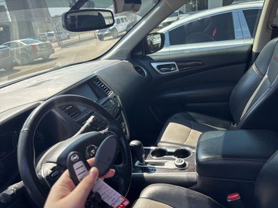 2020 Nissan Pathfinder SL