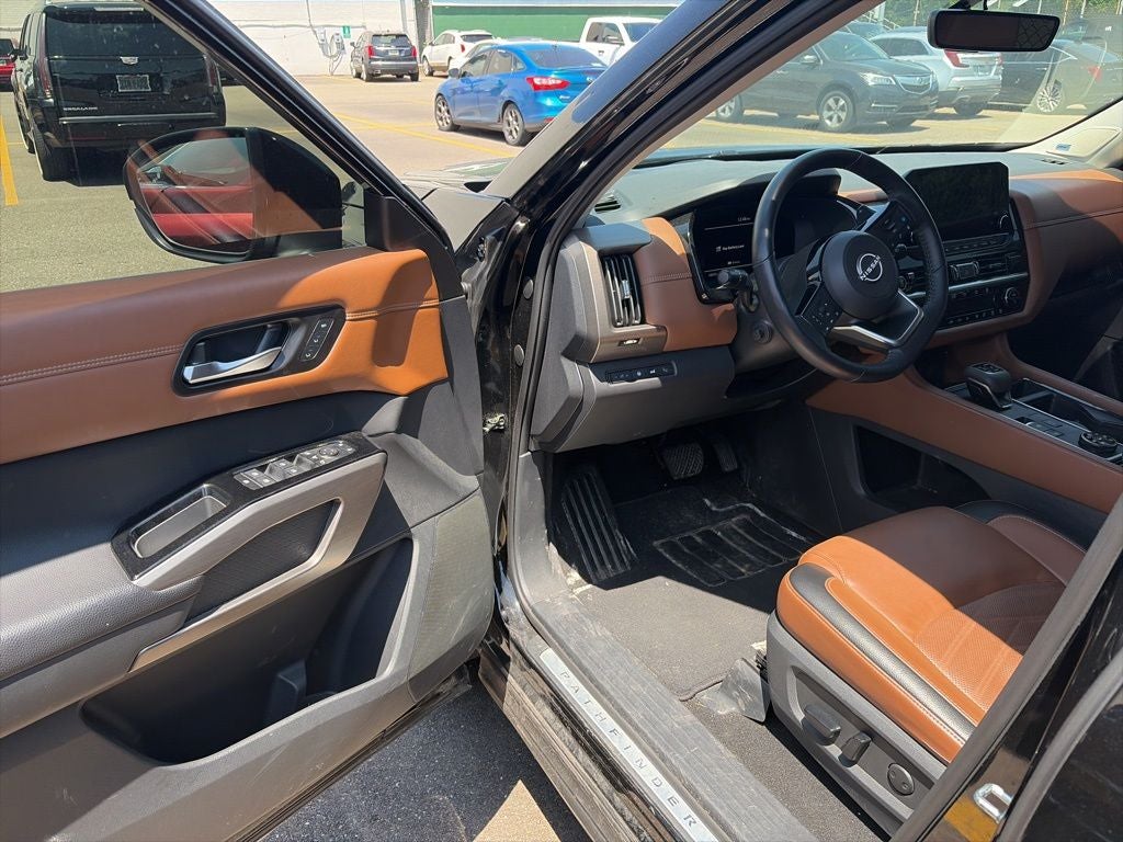 2024 Nissan Pathfinder Platinum