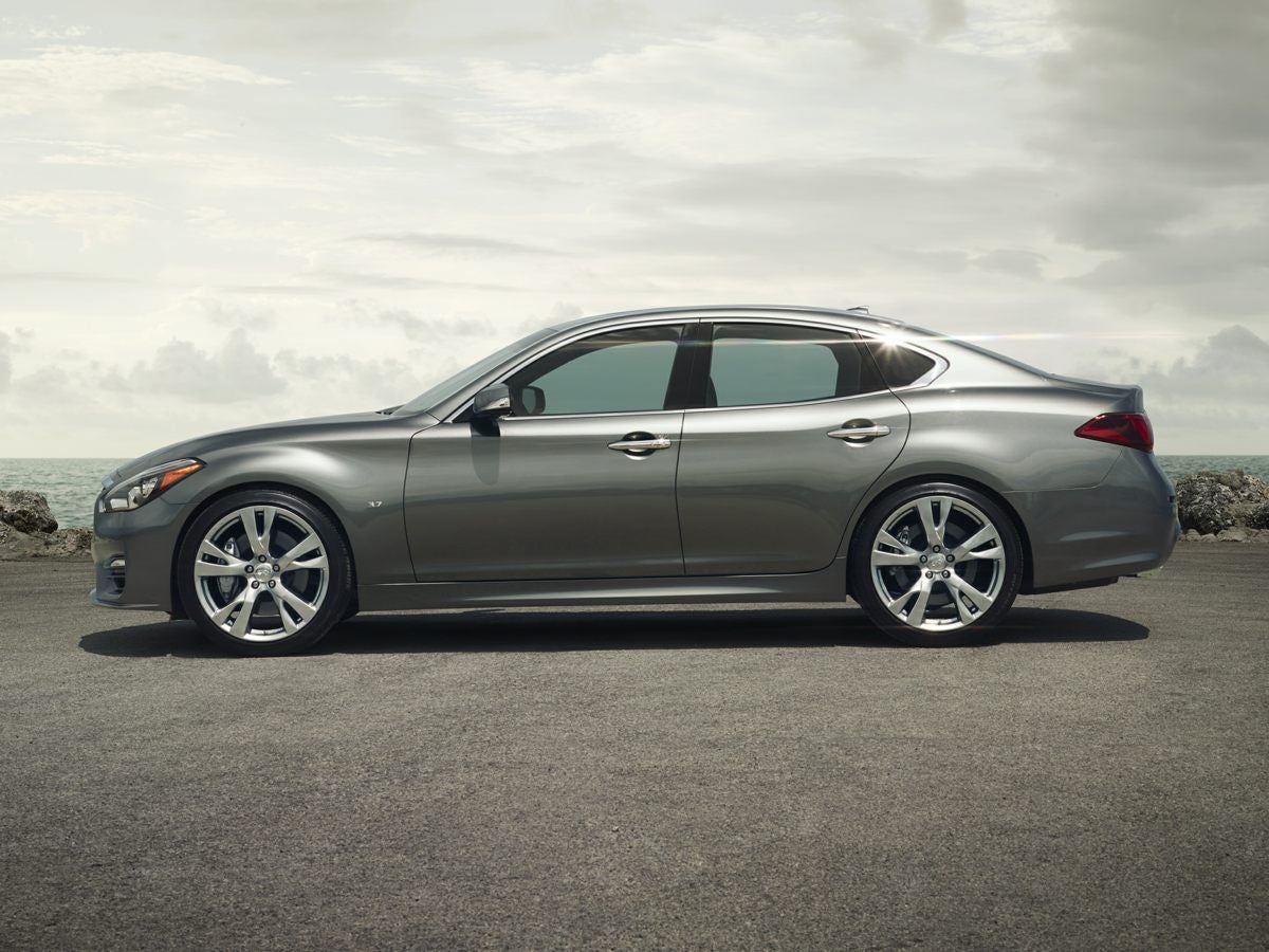 2016 INFINITI Q70 3.7X