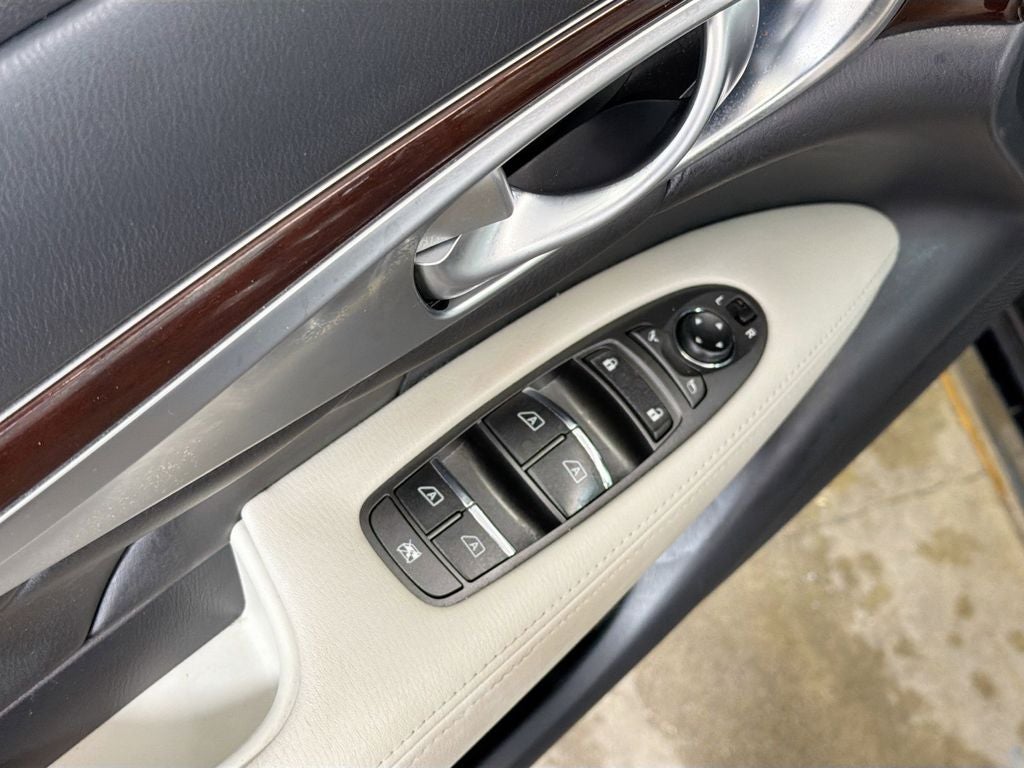 2016 INFINITI Q70 3.7X