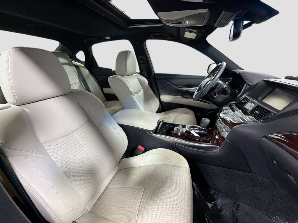 2016 INFINITI Q70 3.7X