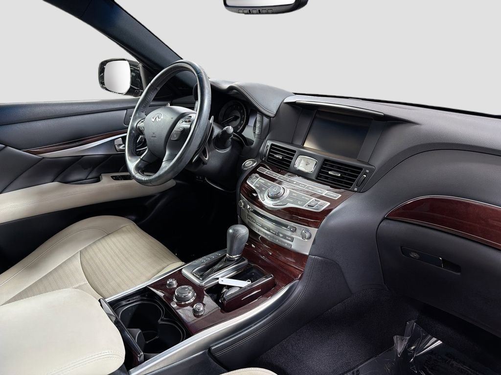 2016 INFINITI Q70 3.7X