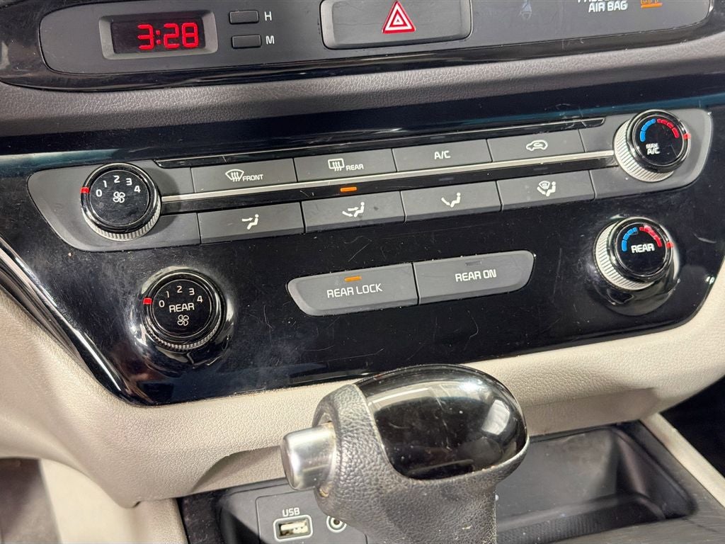 2015 Kia Sedona LX