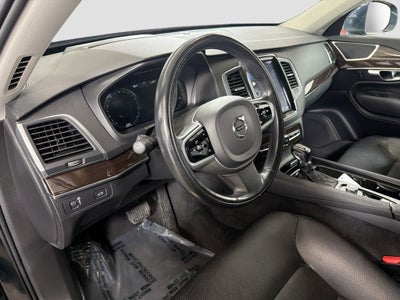 2019 Volvo XC90 T6 Momentum