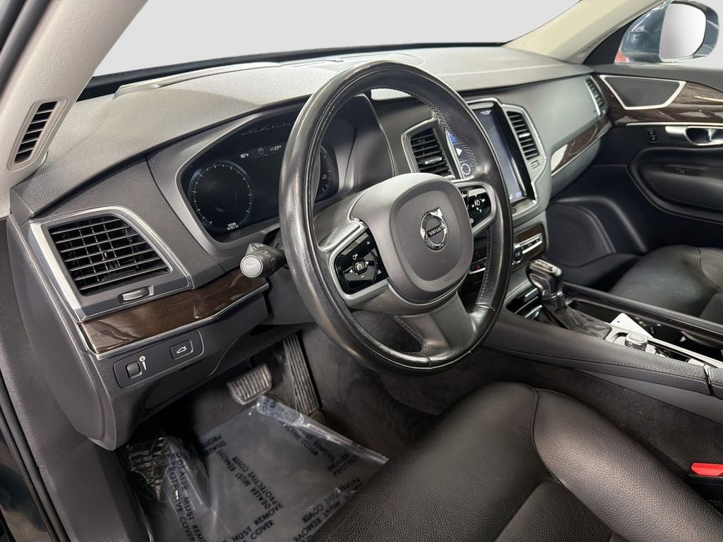 2019 Volvo XC90 T6 Momentum