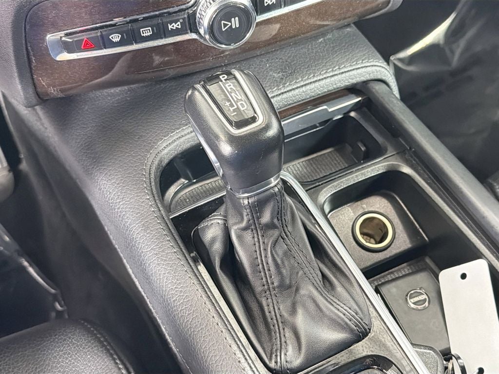 2019 Volvo XC90 T6 Momentum