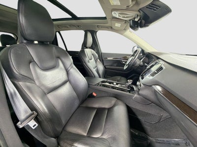 2019 Volvo XC90 T6 Momentum