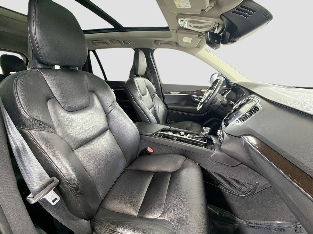2019 Volvo XC90 T6 Momentum