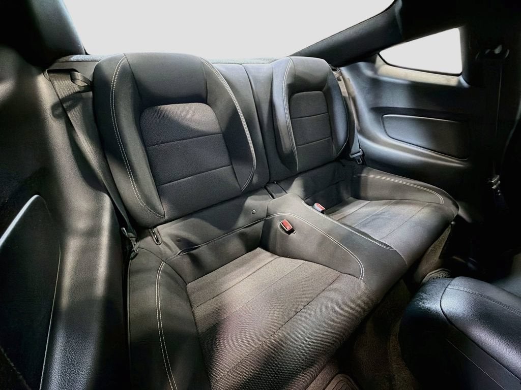 2016 Ford Mustang V6