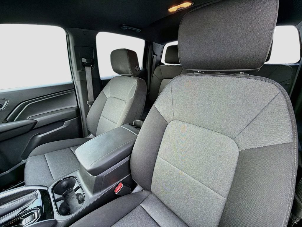 2025 Chevrolet Colorado WT/LT