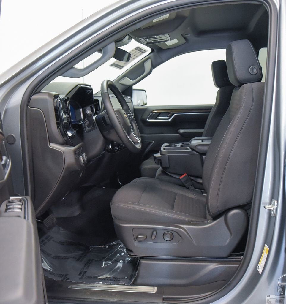 2025 Chevrolet Silverado 1500 LT (2FL)