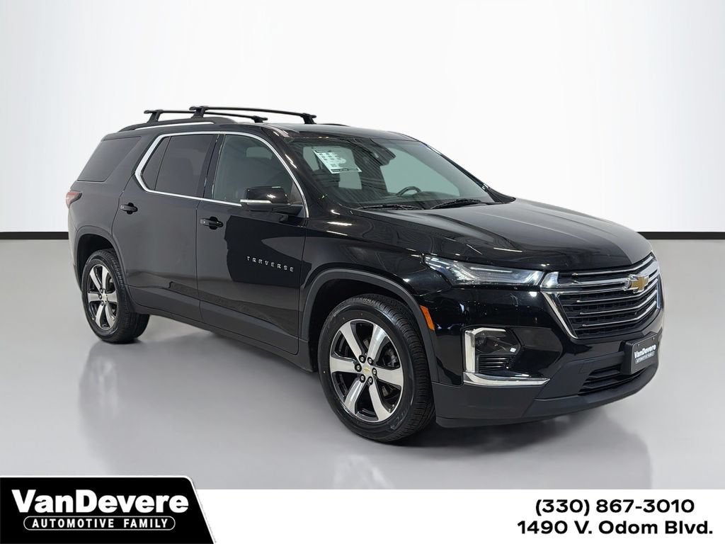 2023 Chevrolet Traverse LT Leather