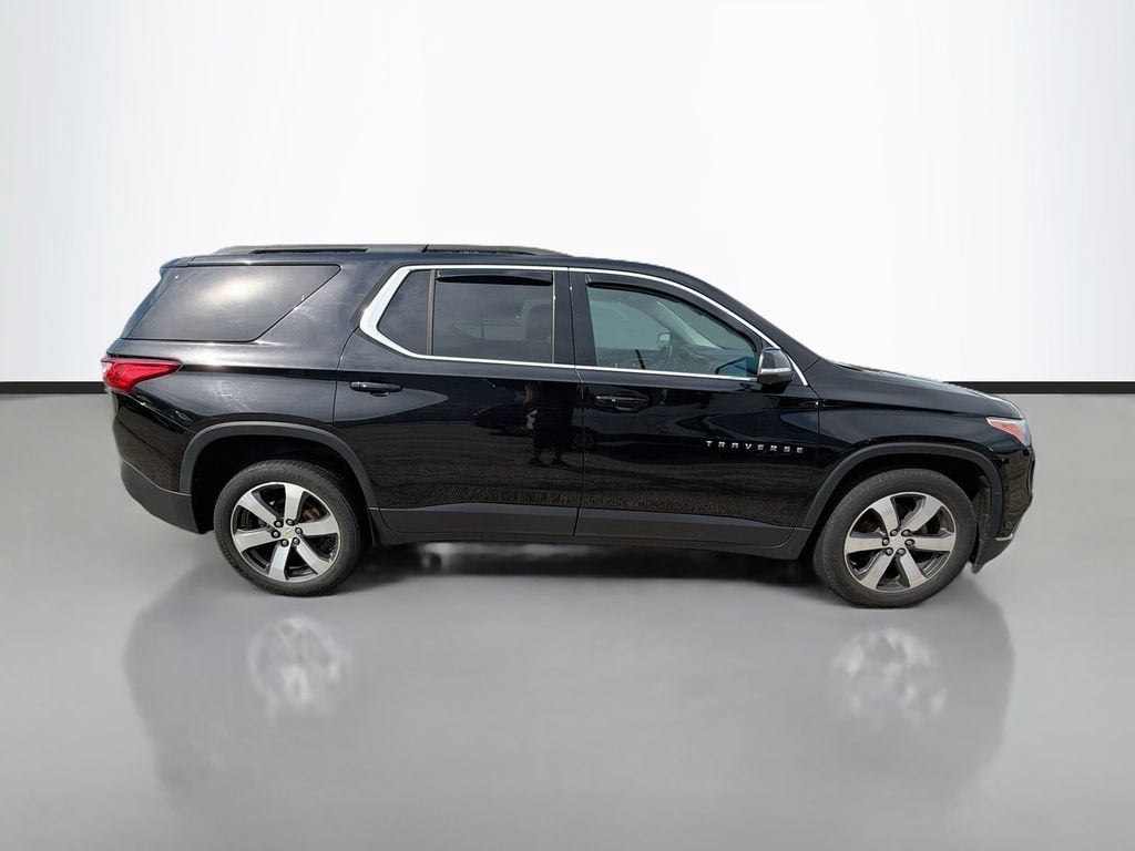 2021 Chevrolet Traverse LT Leather